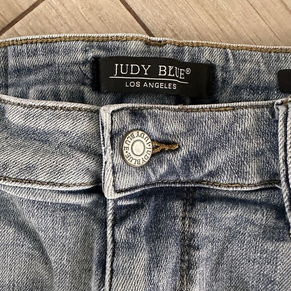 Judy Blue Mid Rise Tinted Pin Tack Detail Flare Jeans Size 16W - Picture 4 of 8